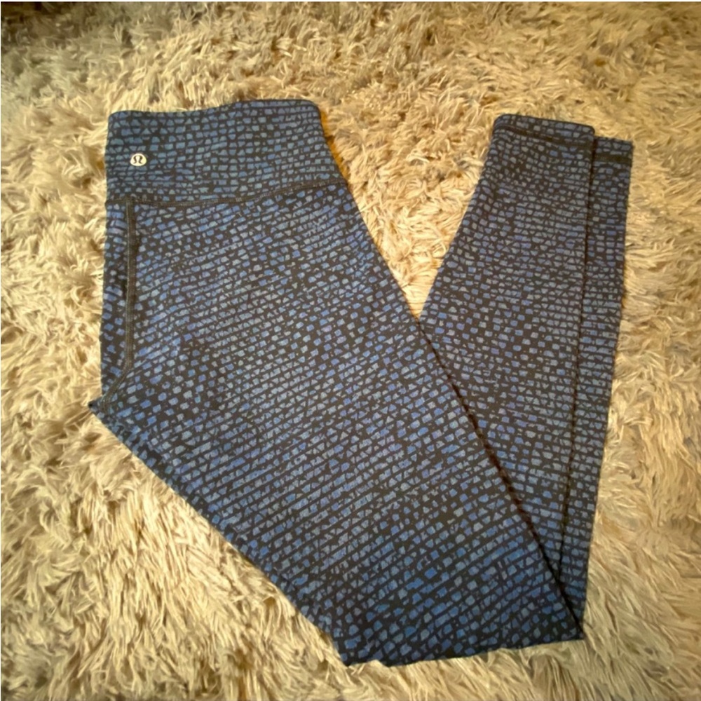 LULULEMON LEGGINGS SIZE 8